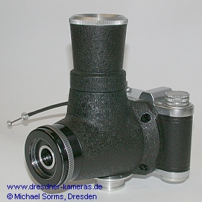 federnd gelagerter Standardanschluss (geffnet) zur flexiblen Montage der Kamera am Mikroskopokular mittels des ALDO-Stativs