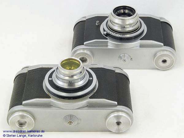 Altix III - oben: spte Ausfhrung mit Stativgewindeknpfen ohne Rillen und A-Z-Gravur am Bodendeckelverschluss - unten: frhe Ausfhrung mit Stativgewindeknpfen mit Rillen und ohne A-Z-Gravur am Bodendeckelverschluss