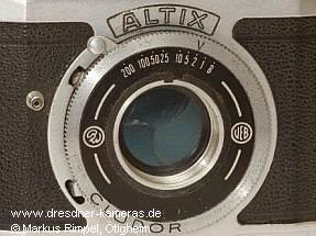 Altix III - frhe Kamera mit VEB-BW Logo auf Verschluss (Version mit Cludor-Verschluss und genormter Blitzbuchse)