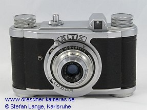 Synchronbuchse an der blichen Stelle und Spannhebel nach rechts gerckt, breite ffnung fr die Schraube zur Befestigung des Kontaktblechs, Verschluss entspannt