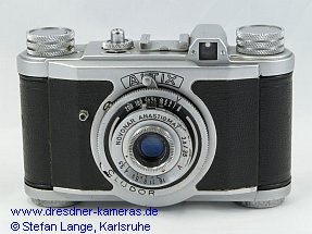 Synchronbuchse nach oben und Spannhebel nach rechts gerckt, Verschluss gespannt