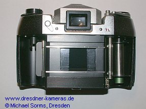 Exa 1b #649323 - Halbformatversion 18x24 als Tterlichtbildkamera, innerhalb des alten Bildfensters maskiert