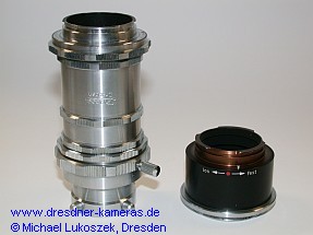 Ihagee-Mikrozwischenstck (links) und Exakta- Anschlussstck zur mikrofotografischen Einrichtung von Carl Zeiss Jena (rechts)