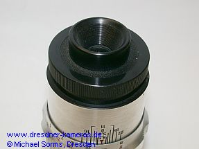 aufgesetzter Objektivrckdeckel mit Fernrohrokular