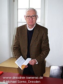 Hartmut Thiele aus Mnchen stellte seine Arbeiten zu Seriennummernlisten diverser Objektivhersteller vor