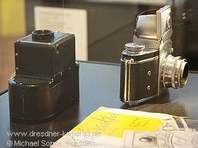 Rivalen um das Primat - die russische Sport und die deutsche Kine Exakta; hier nebeneinander in der Ausstellung der TSD