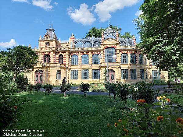 Kurhaus mit Jugendstil-Parktheater in Gggingen