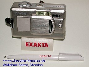 Exakta Kameraaufsteller (Nachwendeproduktion der 1990er Jahre fr Exakta Kompakt- und Digitalkameras aus Fernost - Hersteller Schneider bzw. Pentacon Dresden)