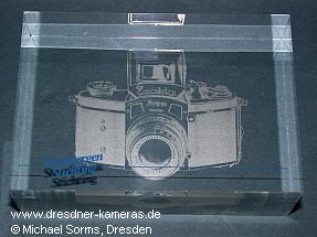 Lasergravur einer Kine Exakta in einen Glasblock(Anfertigung durch die Steenbergen-Stiftung)