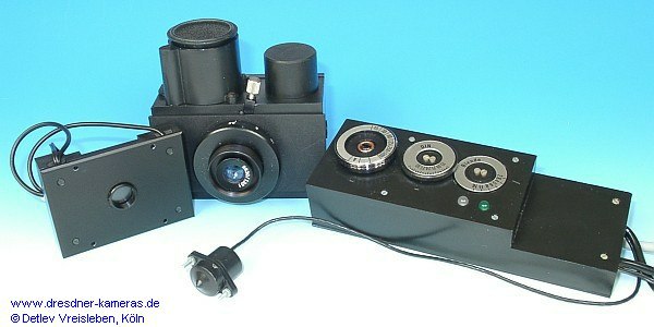 HFK III mit Doppellamellenverschluss, nebenstehendem Belichtungssensor und dem Steuergert mit Belichtungsautomatik