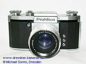 Praktica (1952) mit Biotar 2/58 - Modell mit Blitzbuchsen F und X