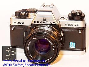 Praktica B 200 chrom mit Schild Pentacon Italia