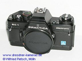 Praktica BC 1 (1. Version)  mit Schild Pentacon Italia