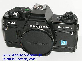 Praktica BCA mit Schild Pentacon Italia