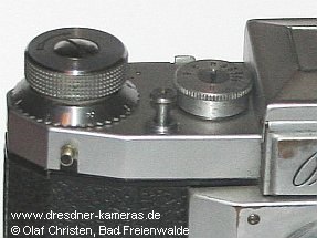 Praktiflex Version 5 #3699 mit Blitzbuchse an der Frontseite der Deckkappe