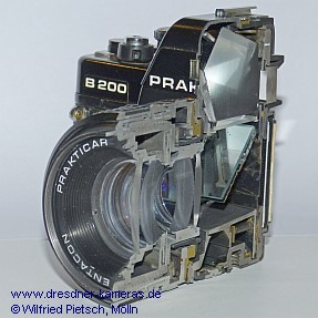 Querschnitt einer Praktica B200 mit Pentacon Prakticar 1,8/50 - jetzt in einer privaten Sammlung